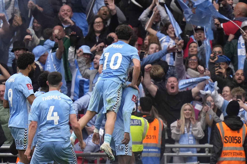 TRỰC TIẾP Coventry City 3-3 Man Utd (Hiệp phụ): Quá điên rồ - Bóng Đá