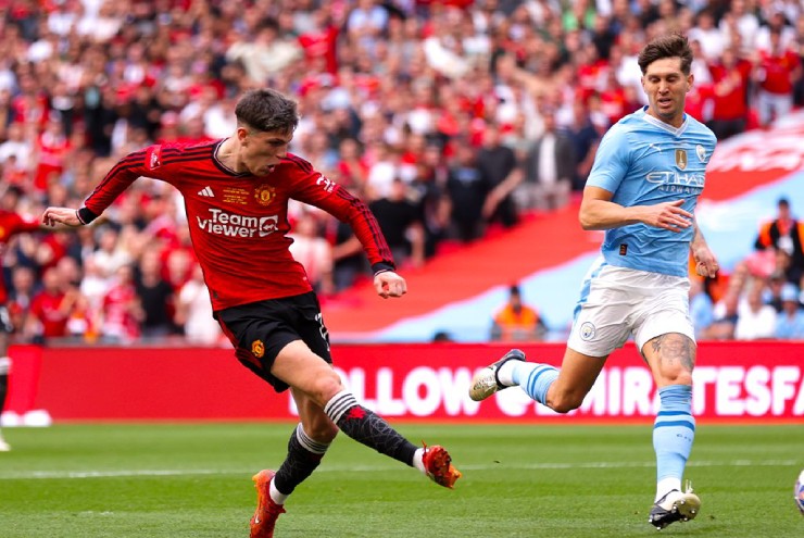 Video bóng đá Man City - MU: Kịch bản bất ngờ, lên ngôi kịch tính (Chung kết FA Cup) - 2