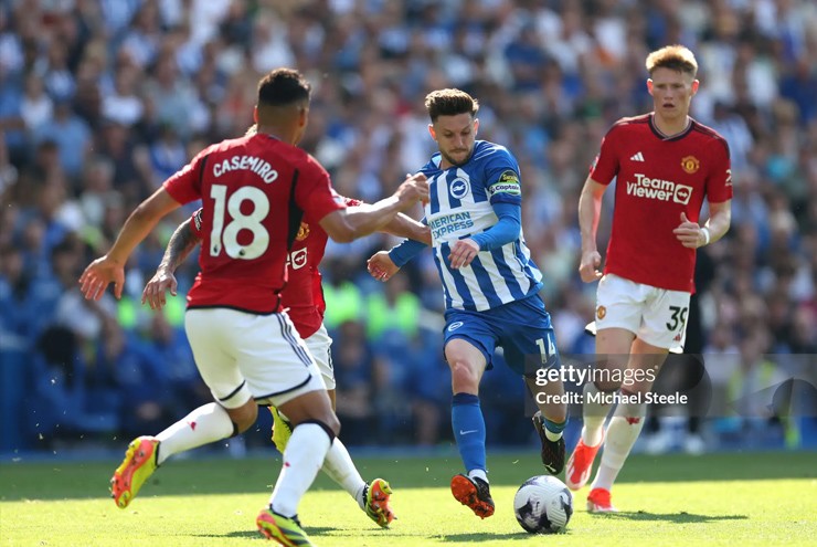 Brighton bỏ lỡ nhiều cơ hội trước MU