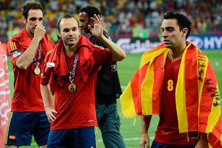 Iniesta và Xavi chính là "xương sống" của ĐT Tây Ban Nha ở EURO 2008 và 2012