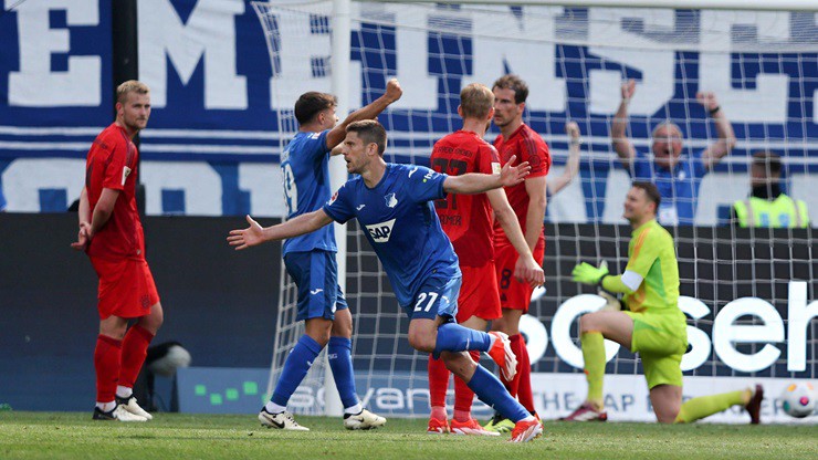 Bayern Munich thua ngược Hoffenheim