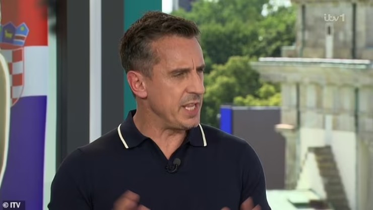 Gary Neville muốn Southgate đưa ra những thay đổi ngay lập tức