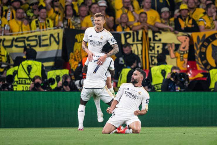 Carvajal mang về bàn thắng bước ngoặt để Real Madrid lên ngôi