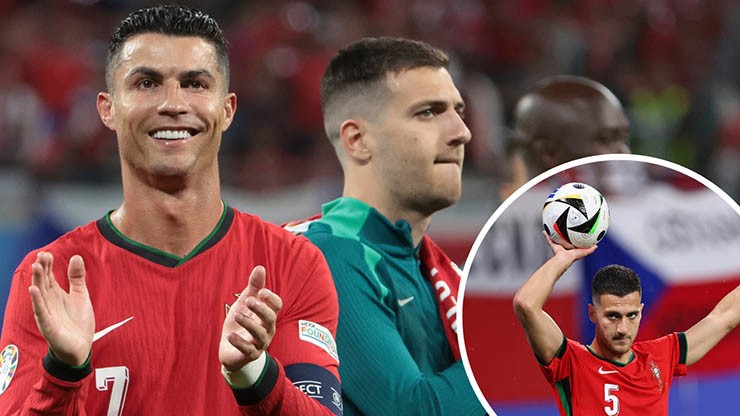 Dalot lên tiếng bảo vệ Ronaldo