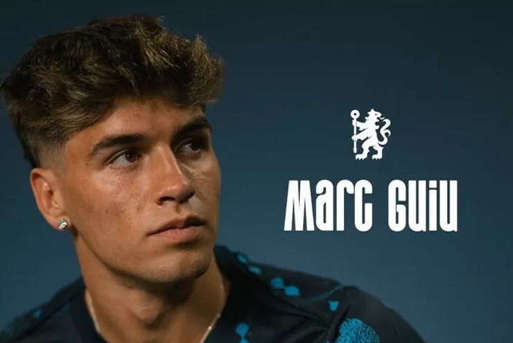 Marc Guiu háo hức chờ thử thách mới ở Chelsea